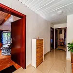 1 Bedroom Pet Friendly In Apartment